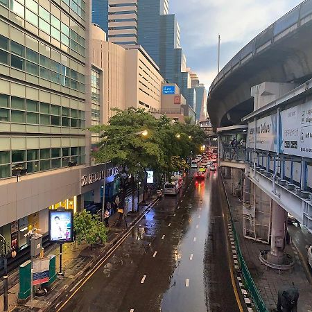 Thaiphiphat House Bangkok Exterior photo