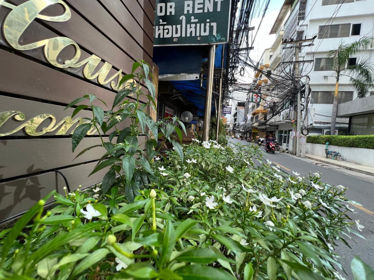 Thaiphiphat House Bangkok Exterior photo