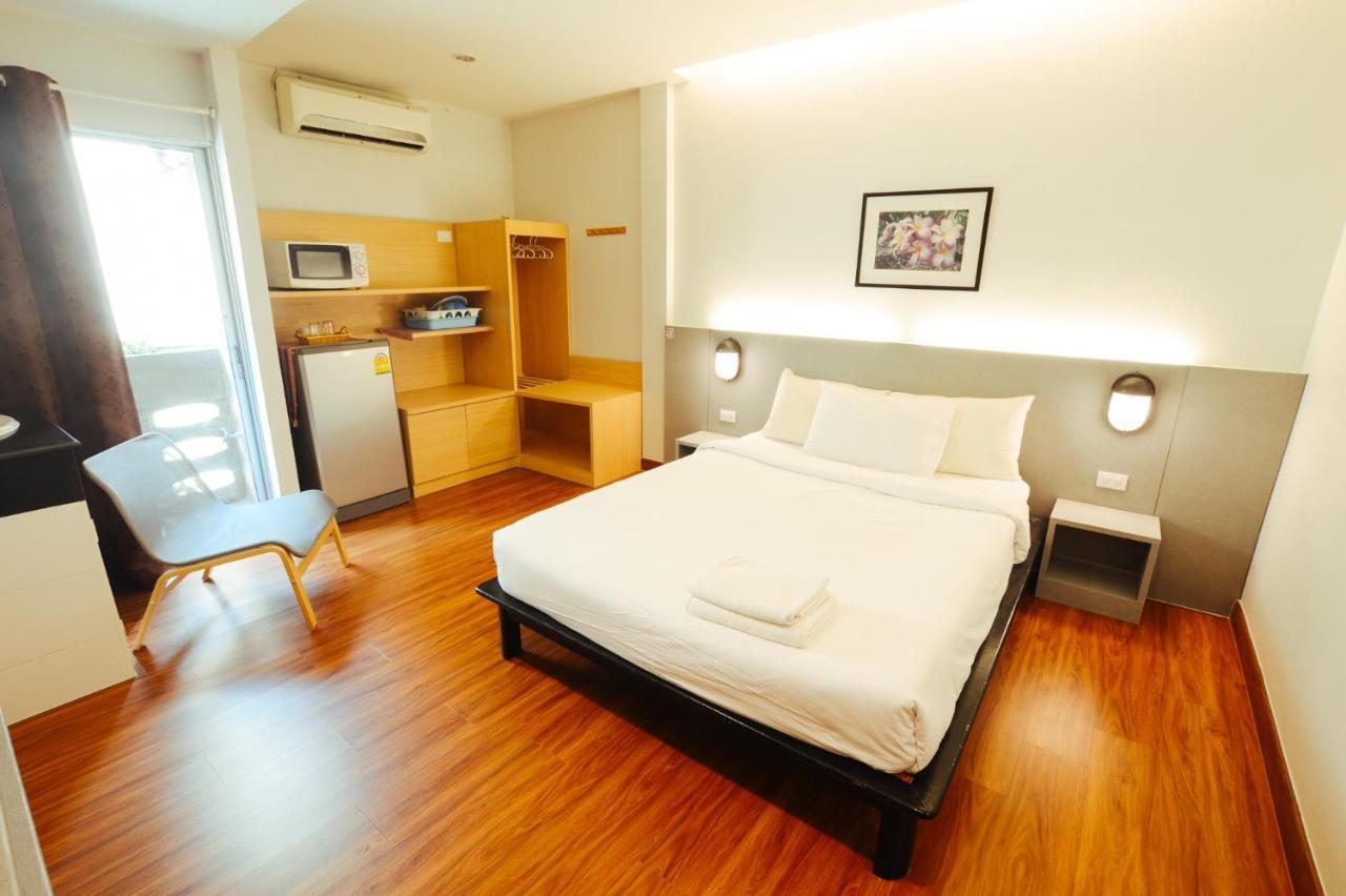 Thaiphiphat House Bangkok Exterior photo