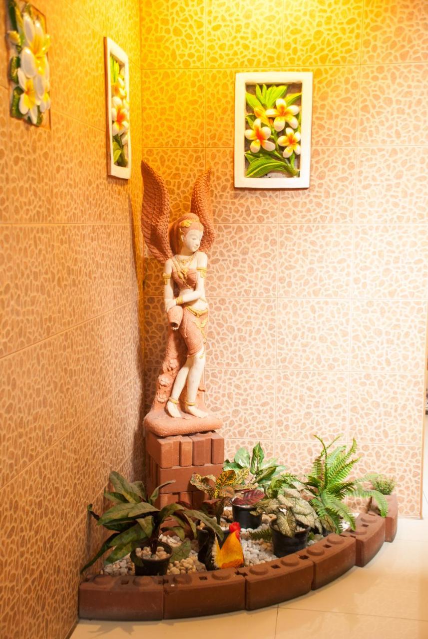 Thaiphiphat House Bangkok Exterior photo